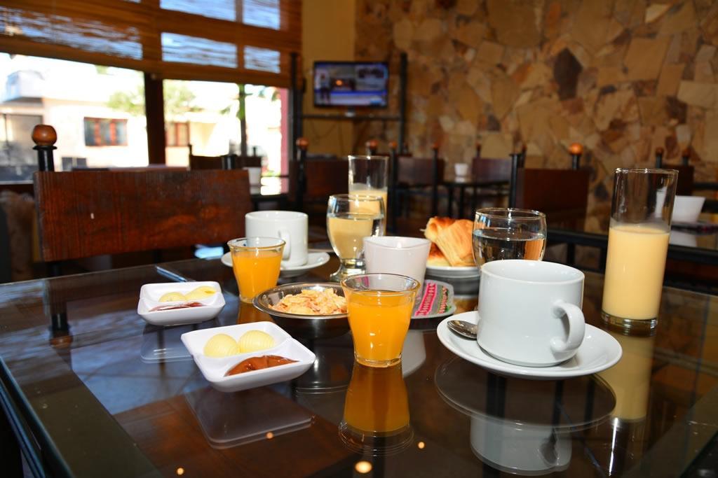 Hotel Del Pilar Сальта Экстерьер фото